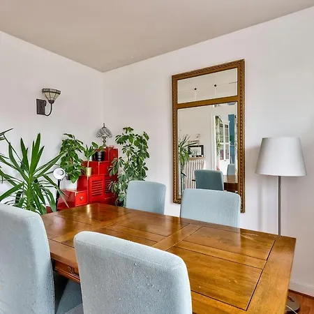 Very Nice Spacious With Parking דירה