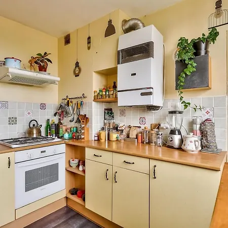 Very Nice Spacious With Parking Apartment